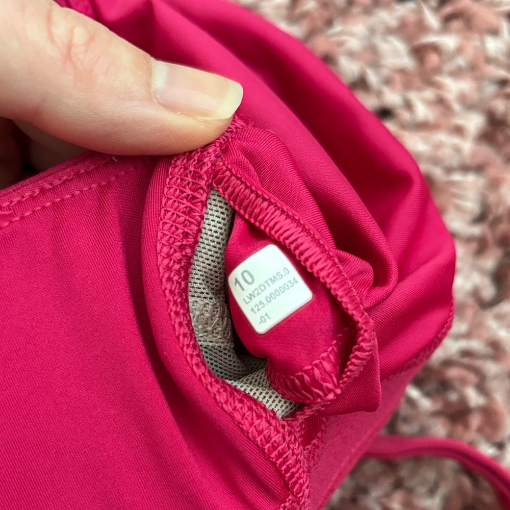 Like new Lululemon Wunder Train Strappy Sports Bra size 10 - Picture 8 of 8